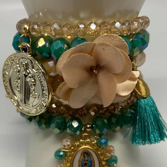 Meet your Posher, Cynthia - Picture 1 of 4